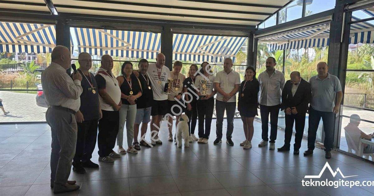 ELİF BERKE 4 EKİM’DE HATAY’DA  DÜZENLENEN 5. İSKENDERUN KÖRFEZİ AÇIK DENİZ YÜZME MARATONU’NDA GENEL KLASMAN VE YAŞ GRUBUNDA 39 KİLOMETRELİK MESAFEYİ 14 SAATTE YÜZEREK TÜRKİYE BİRİNCİSİ OLDU.