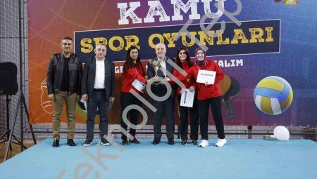 Kamu Spor Oyunları’nda şampiyonlar kupalarını Denizli’de aldı