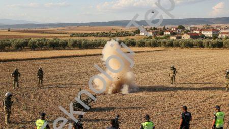Tire’de tarlada bulunan el bombası güvenle imha edildi