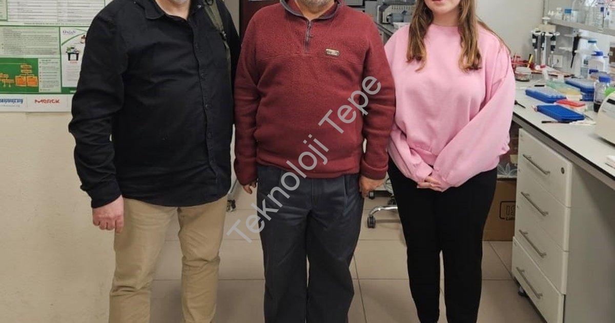 "İzmir'de Dev Biyoteknoloji Zirvesi: BİTEK ve Karya Farma İş Birliği" başlıklı haber için fotorealis