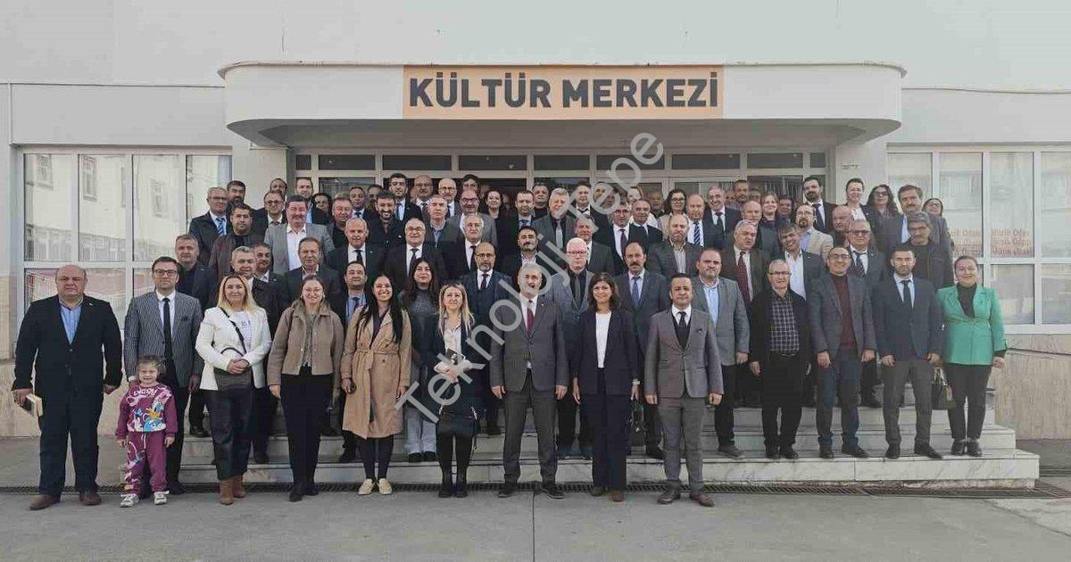 "Efeler'de Eğitim Yöneticileri Okuyor Projesiyle Yeni Dönem Başladı" başlıklı haber için fotorealist