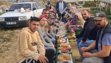 Sarıgöllü Tüccardan Üzüm Emekçilerine Vefa Dolu Ziyafet