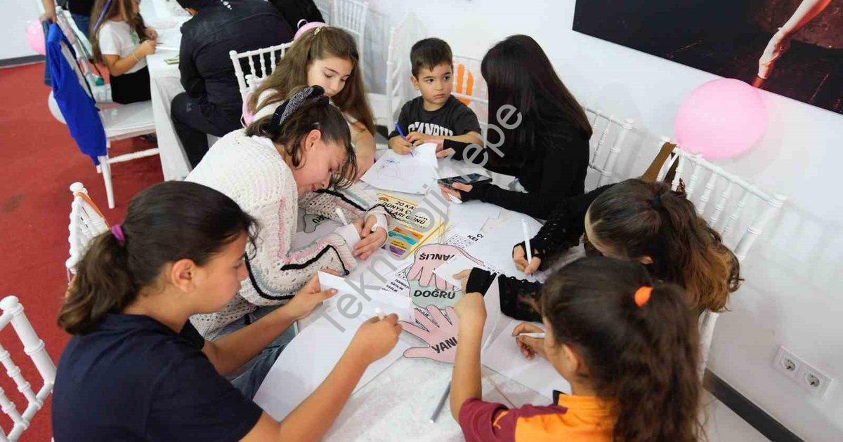 "Didim'in Minik Kalemleri Konuştu: Başkana Mektup Var!" başlıklı haber için fotorealistik, profesyon