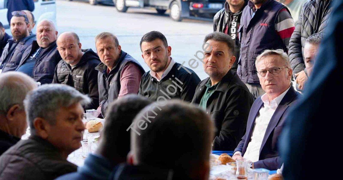 "Baybatur, Manisa Esnafının Taleplerini Yerinde Dinledi" başlıklı haber için fotorealistik, profesyo