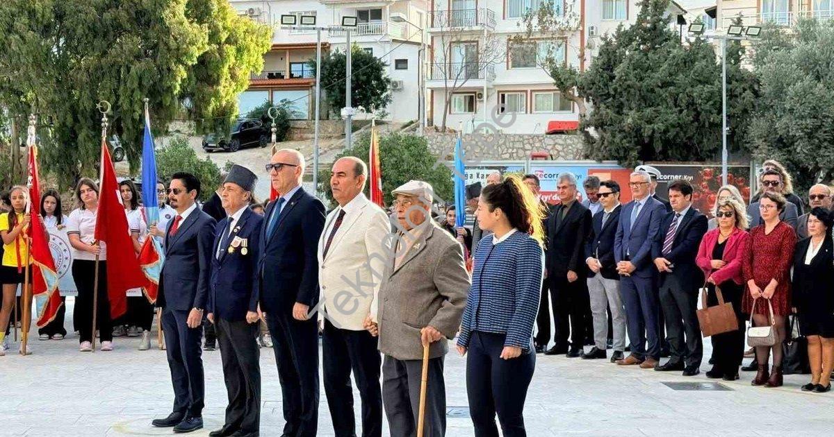 "Datça'da Öğretmenler Günü Coşkuyla Kutlandı" başlıklı haber için fotorealistik, profesyonel bir hab