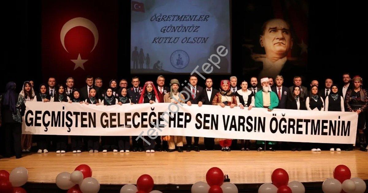 "Kütahya'da Öğretmenler Günü Renkli Etkinliklerle Kutlandı" başlıklı haber için fotorealistik, profe