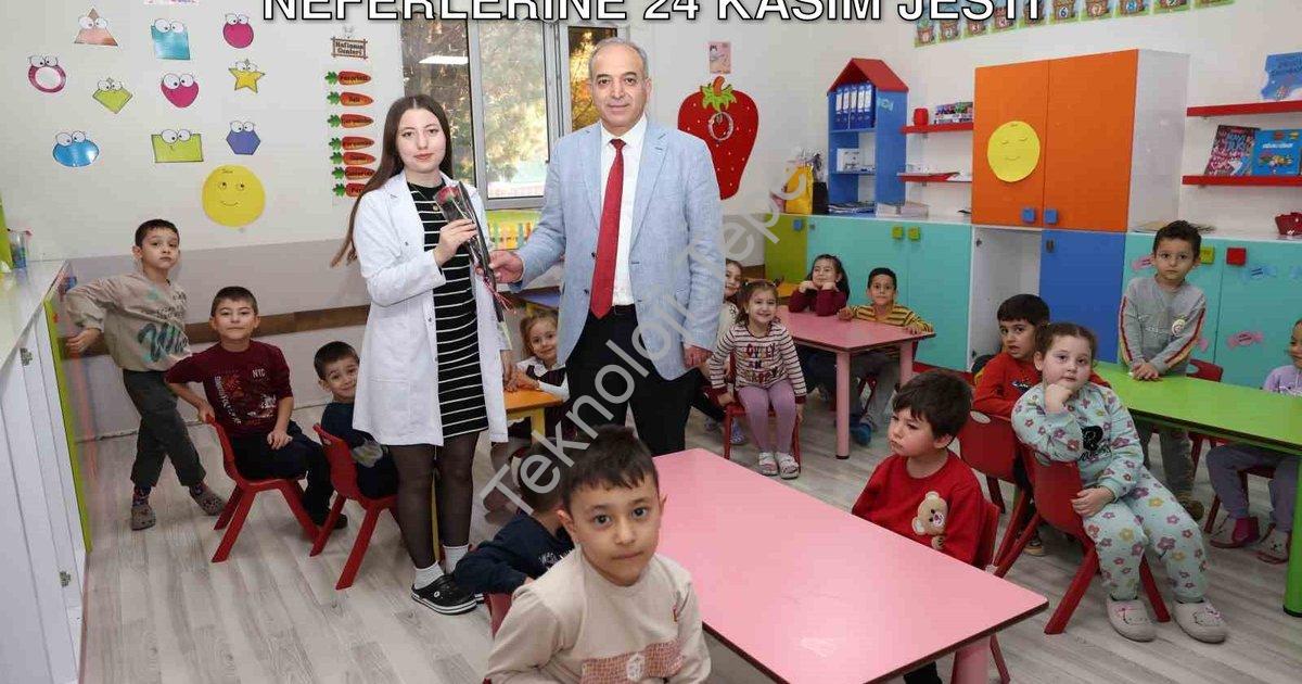 "Denizli OSB Yönetiminden Eğitim Neferlerine 24 Kasım Jesti" başlıklı haber için fotorealistik, prof