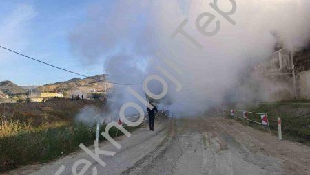 Aydın Germencik’te Jeotermal Hattı Patladı: Karayolu Ulaşıma Kapandı