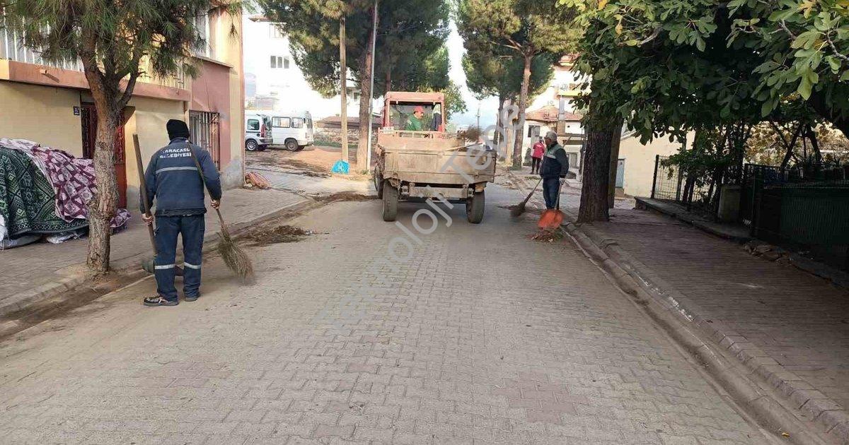 "Karacasu Belediyesi Çevre Temizliği Çalışmalarına Hız Kesmeden Devam Ediyor" başlıklı haber için fo