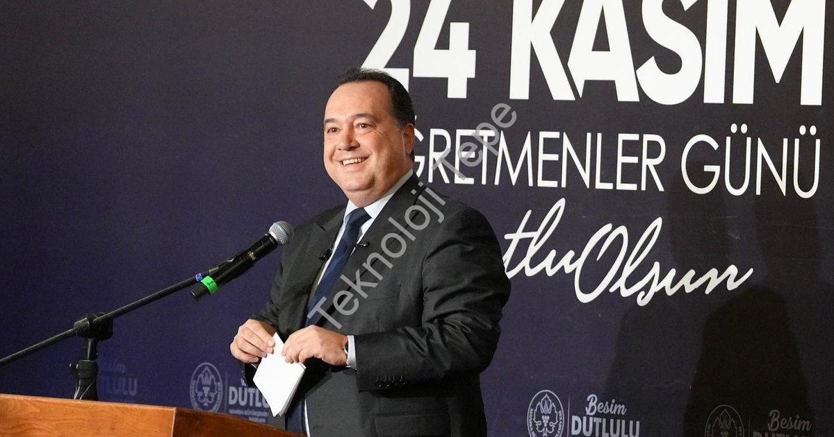 "Manisa'da Öğretmenlere Rekor Zam ve Ulaşım İndirimi Müjdesi" başlıklı haber için fotorealistik, pro