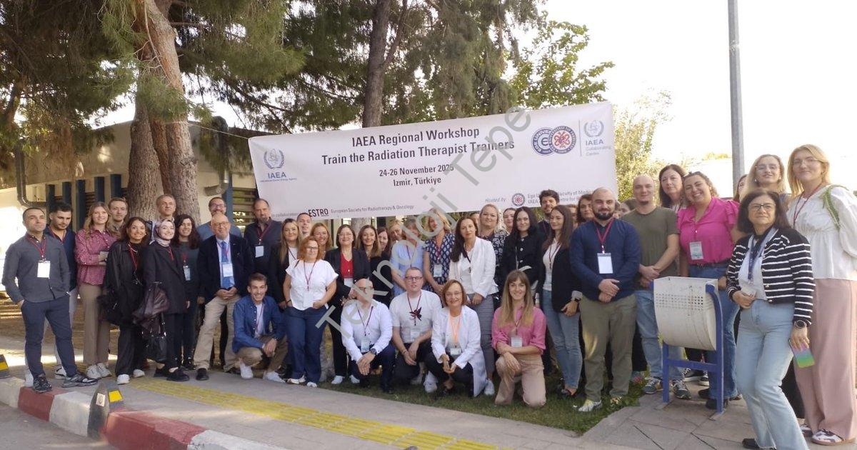 "Ege Üniversitesi Radyoterapide Avrupa'nın Eğitim Merkezi Oldu" başlıklı haber için fotorealistik, p