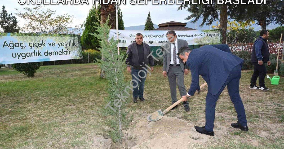 "Denizli'de Yeşeren Eller Hareketi: Okullarda Fidan Seferberliği Başladı" başlıklı haber için fotore