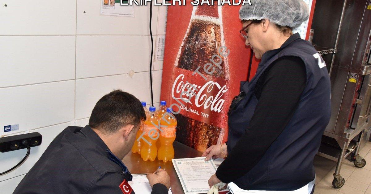 "Yunusemre'de Gıda Güvenliği Alarmı: Zabıta Ekipleri Sahada" başlıklı haber için fotorealistik, prof