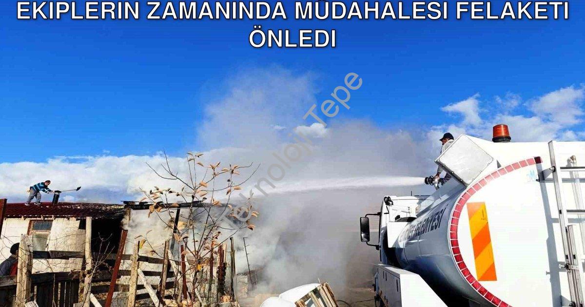 "Kütahya Seyitömer’de Ahır Yangını: Ekiplerin Zamanında Müdahalesi Felaketi Önledi" başlıklı haber i